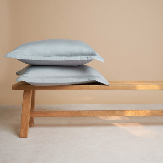 Kissenbezug TENCEL™ Satin - seidig weich & hautfreundlich (Graublau)