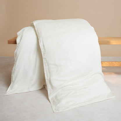 Luxuriöse TENCEL™ Lyocell Satin Bettwäsche - seidig-weich & atmungsaktiv (gebrochenes weiß)