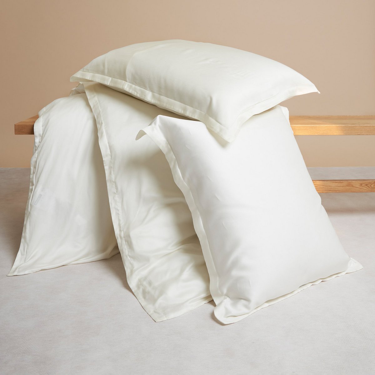 Luxuriöse TENCEL™ Lyocell Satin Bettwäsche - seidig-weich & atmungsaktiv (gebrochenes weiß)