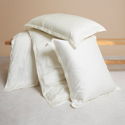 Luxuriöse TENCEL™ Lyocell Satin Bettwäsche - seidig-weich & atmungsaktiv (gebrochenes weiß)