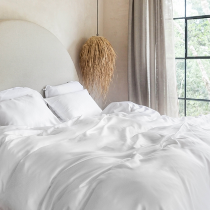 Luxuriöse TENCEL™ Lyocell Satin Bettwäsche - seidig-weich & atmungsaktiv (weiß)