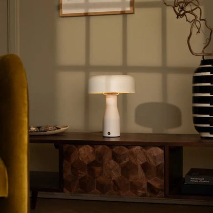 Nachttischlampe aus weißem Metall SONVELIA