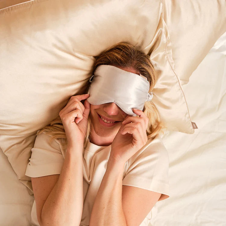 Schlafmaske aus 100% Seide für tiefen Schlaf |  Perlen-Grau