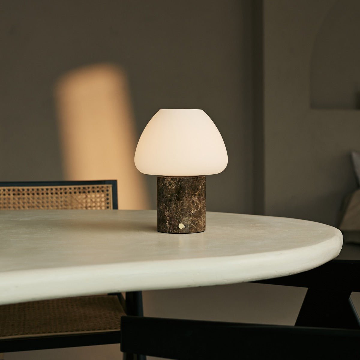 Wiederaufladbare Marmor Lampe   Dimmfunktion weiß braun SONVELIA