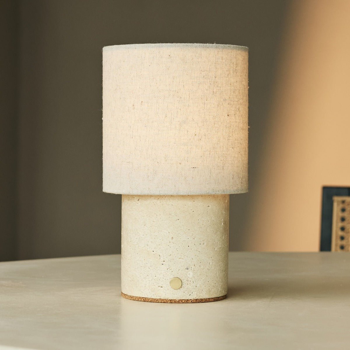 Travertin Lampe mit Dimmfunktion (Onoda Beige)