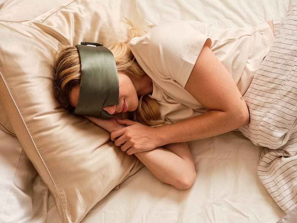 Schlafmaske aus 100% Seide für tiefen Schlaf | Salbeigrün (Nachtmaske, Stirnband)