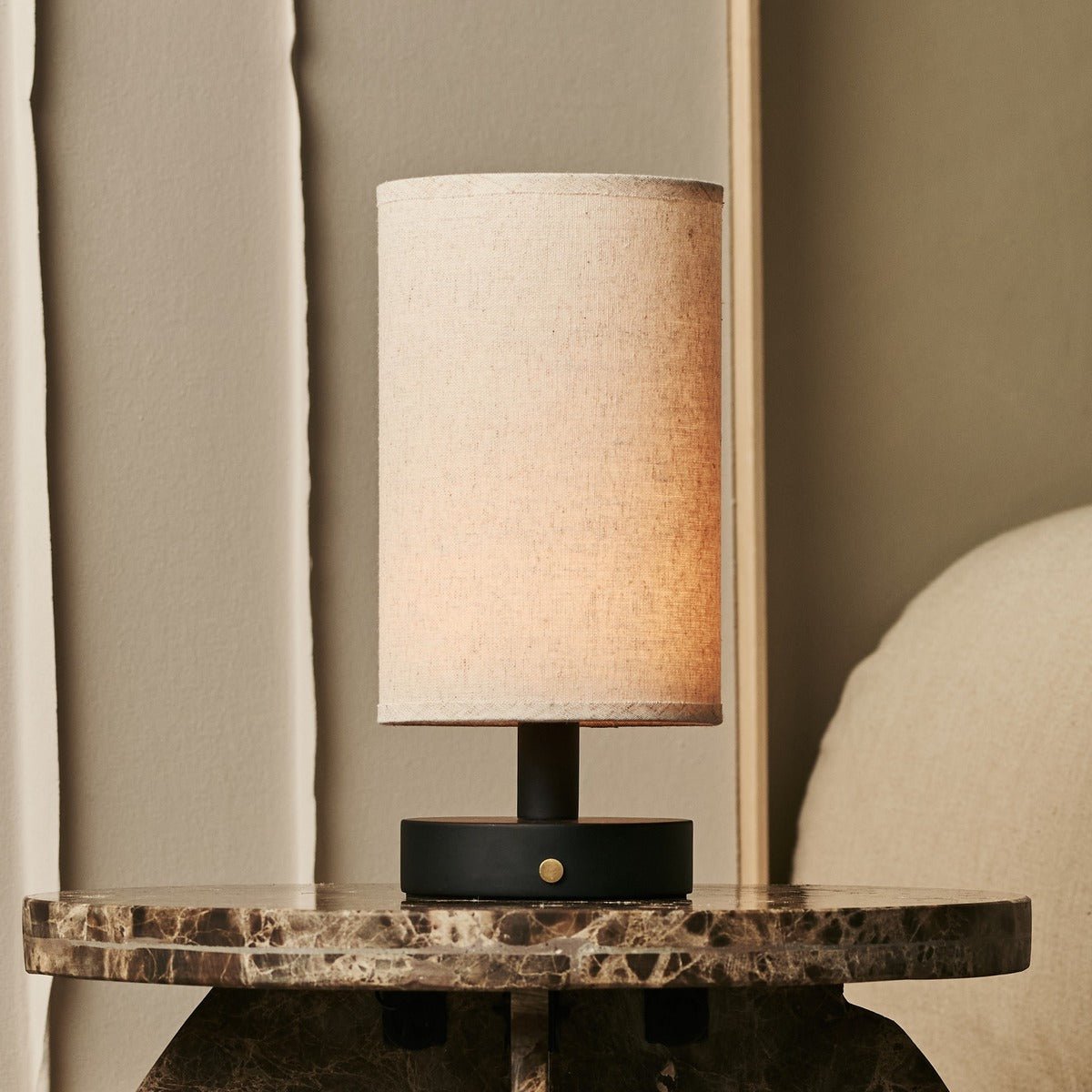 Lampe aus Holz mit Dimmfunktion (schwarz)