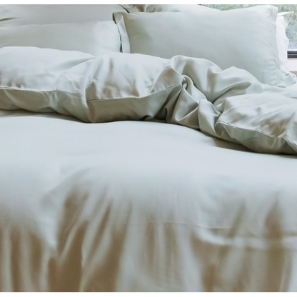 Luxuriöse TENCEL™ Lyocell Satin Bettwäsche - seidig-weich & atmungsaktiv (Graugrün)