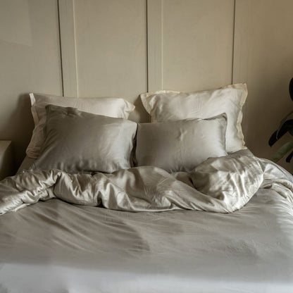 Luxuriöse TENCEL™ Lyocell Satin Bettwäsche - seidig-weich & atmungsaktiv (Taupe)